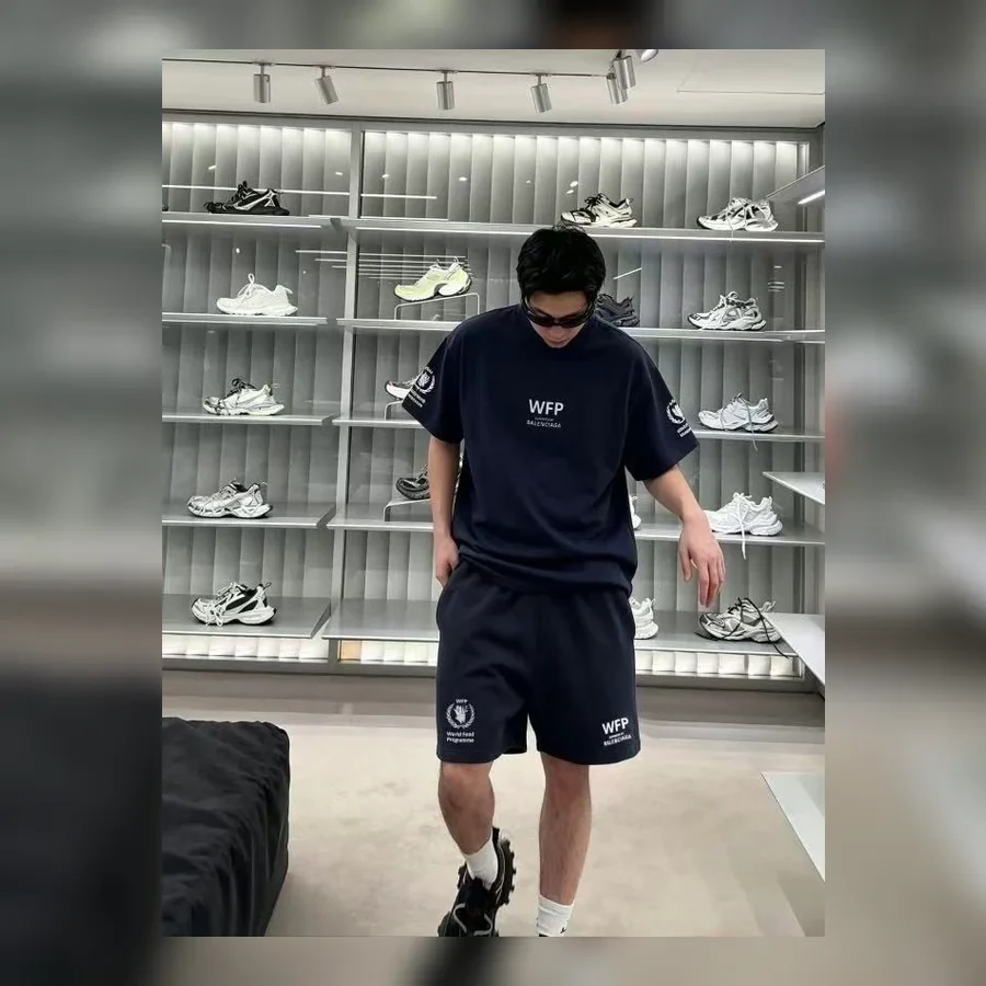 现代客厅案例产品图